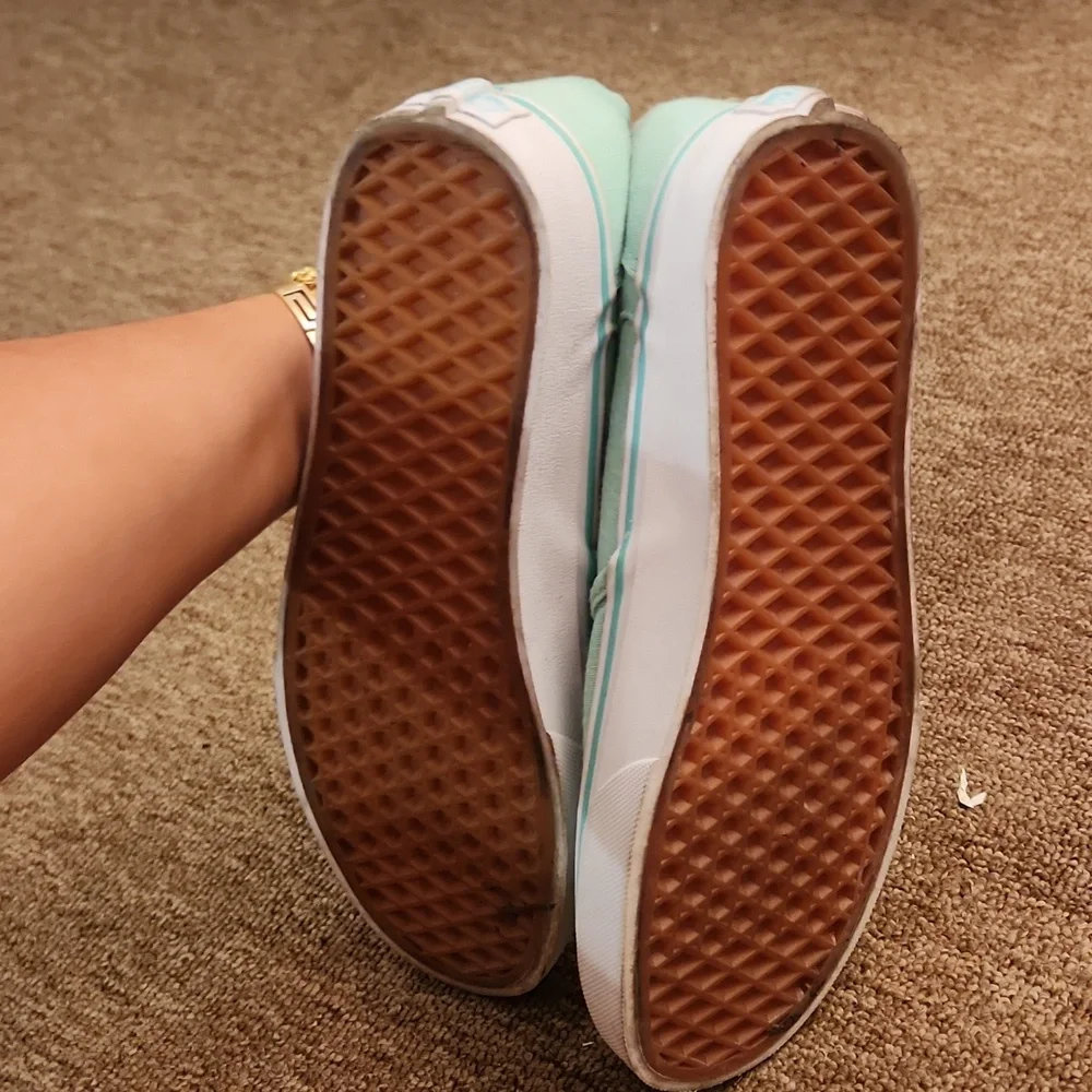 Vans - Picture 3 of 4